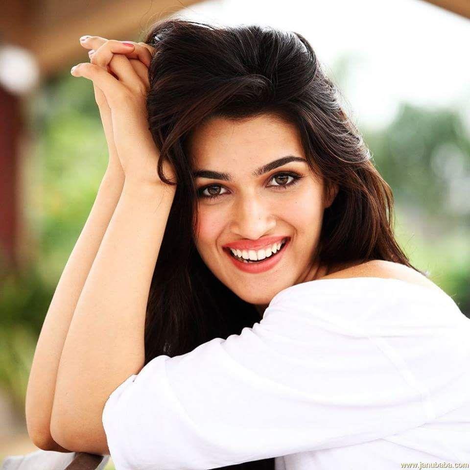 Kriti Sanon Beautiful Cute Photos