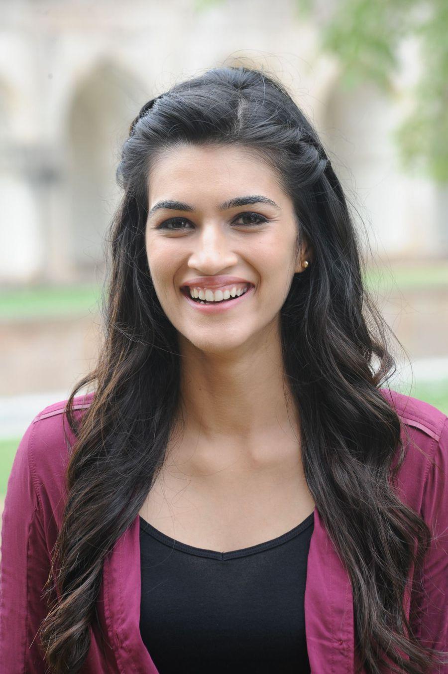 Kriti Sanon Latest Pics