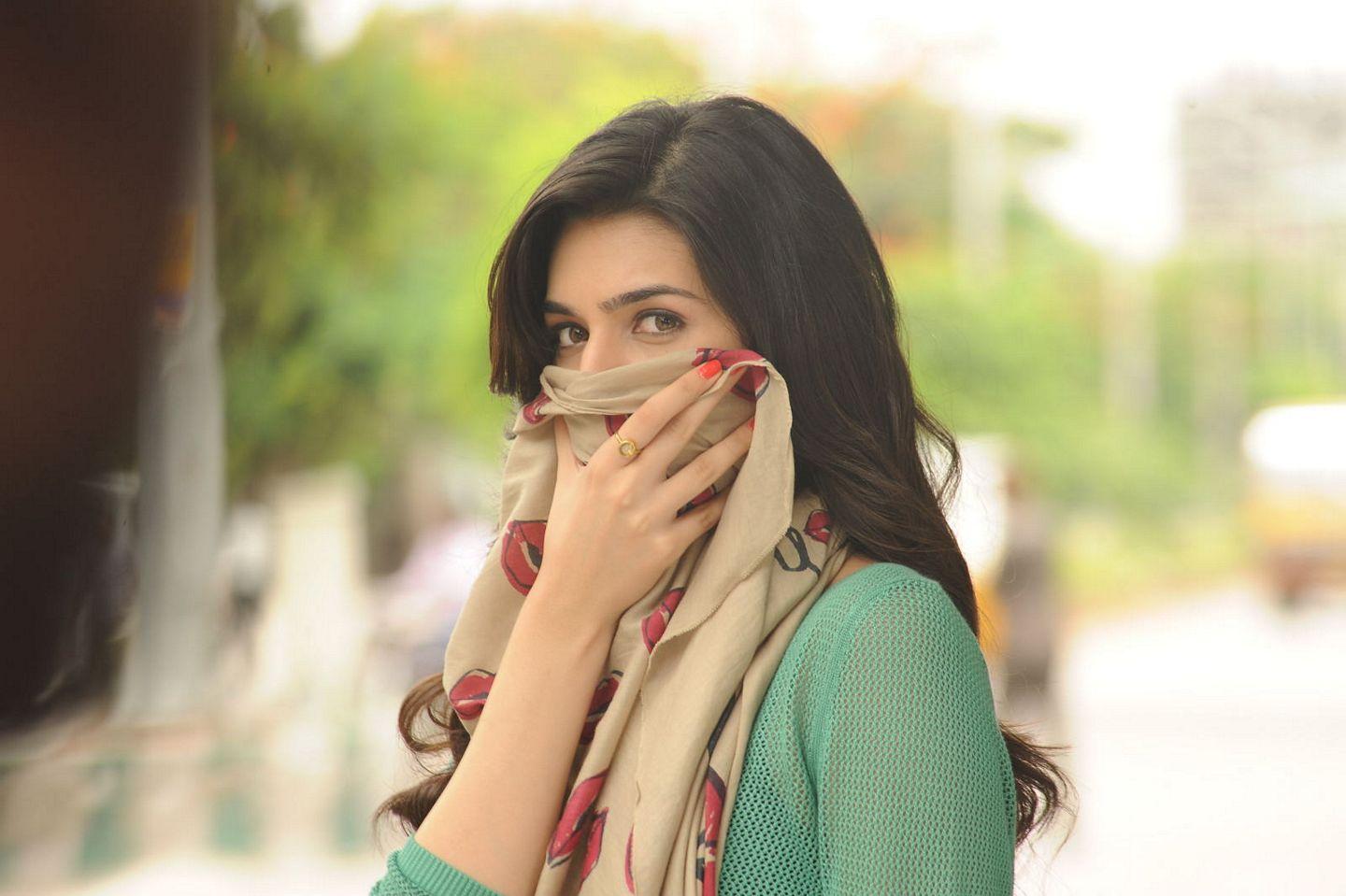 Kriti Sanon Latest Pics
