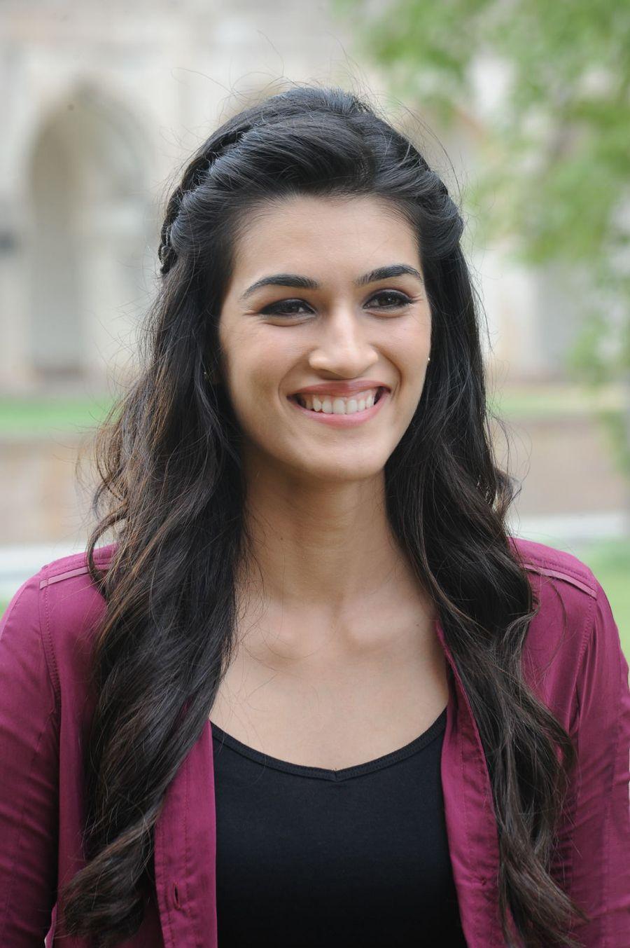 Kriti Sanon Latest Pics