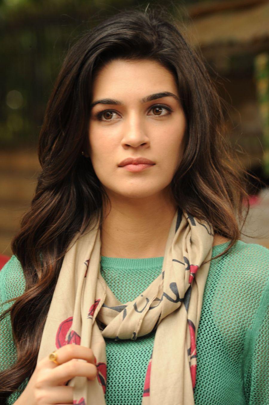 Kriti Sanon Latest Pics