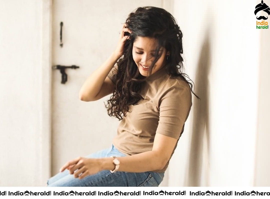 Lovely New Ravishing Photos of Noodles Manda Ritika Singh