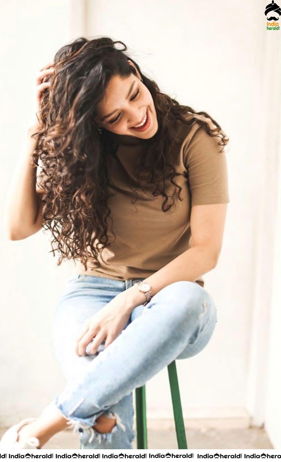 Lovely New Ravishing Photos of Noodles Manda Ritika Singh