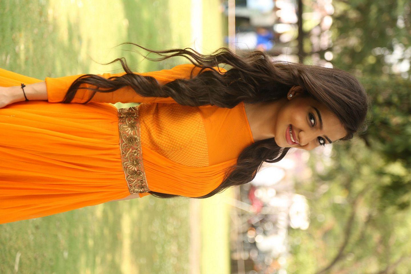 Lovey Sasan Cute Pics