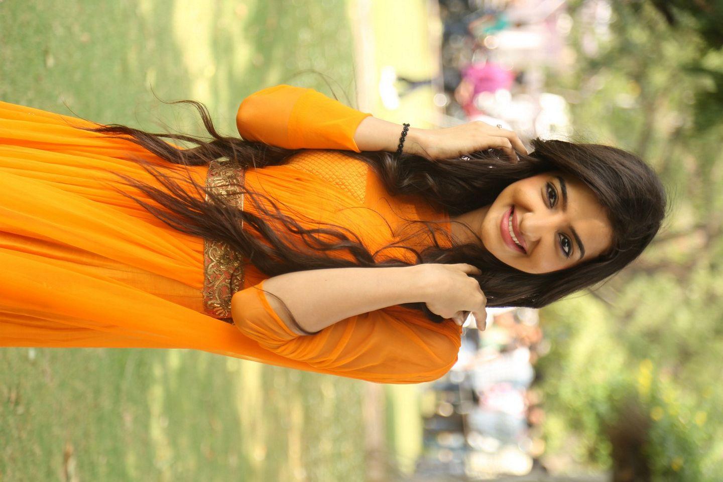 Lovey Sasan Cute Pics