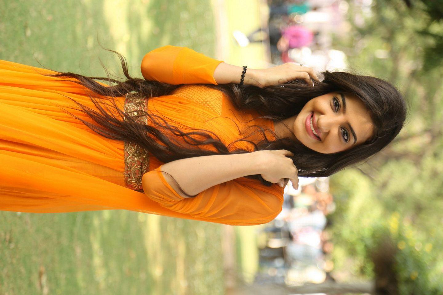 Lovey Sasan Cute Pics