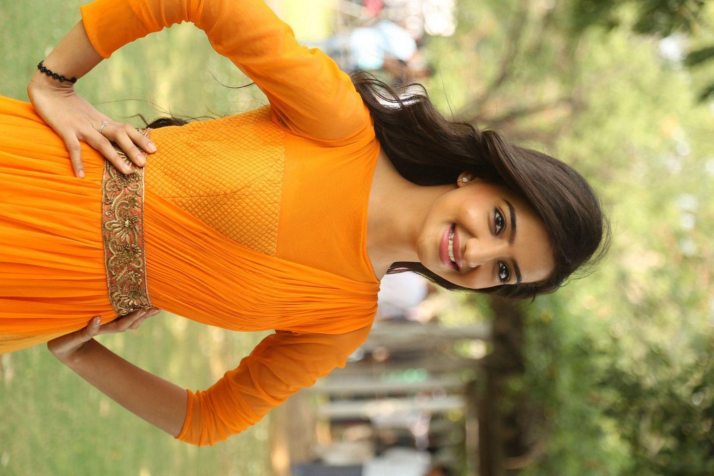 Lovey Sasan Cute Pics