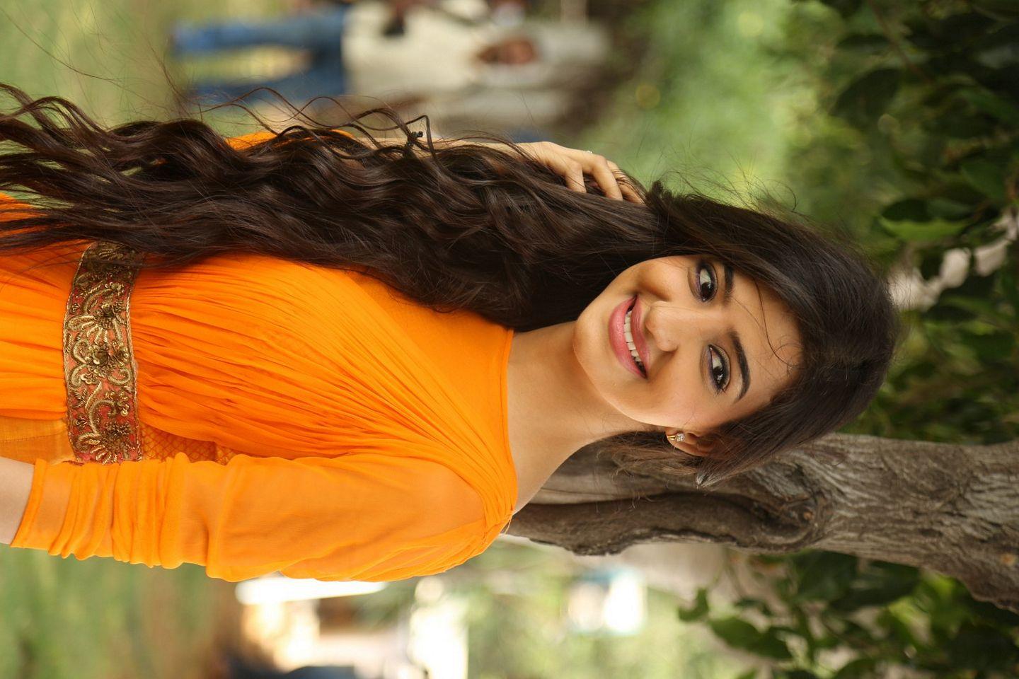 Lovey Sasan Cute Pics