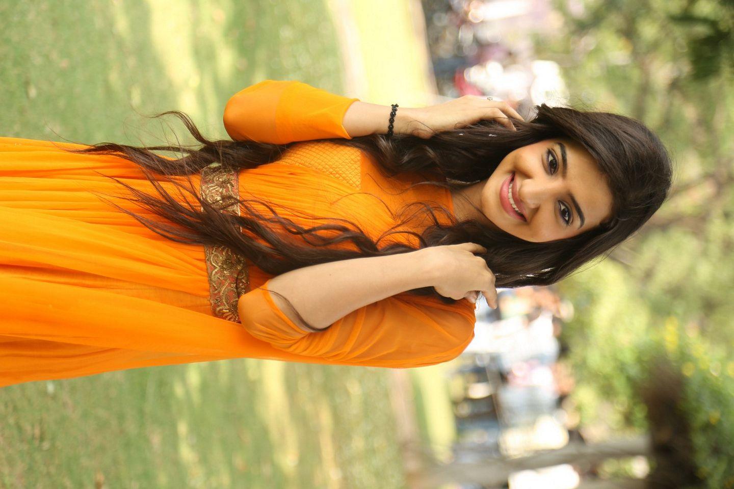 Lovey Sasan Cute Pics