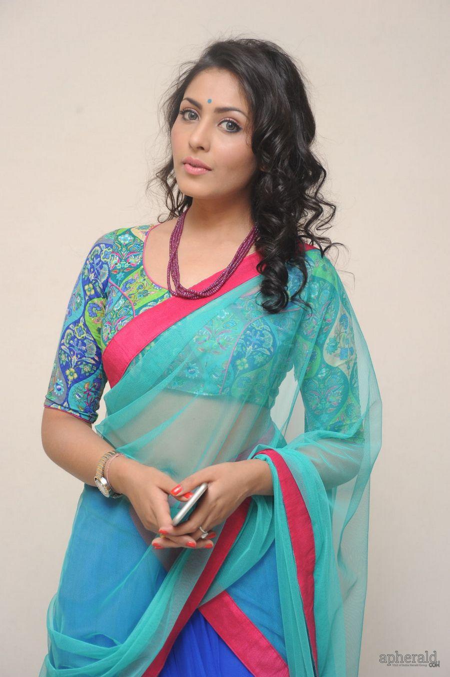 Madhu Shalini Half Saree Photos