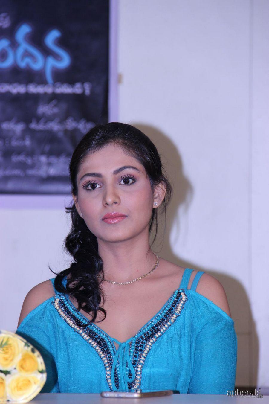 Madhu Shalini Stills At Naalo Okkadu Audio Launch