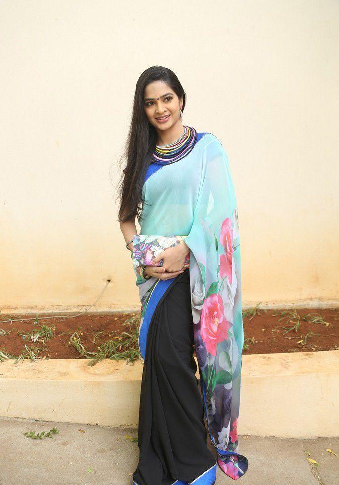 Madhumitha Beautiful Saree Pics