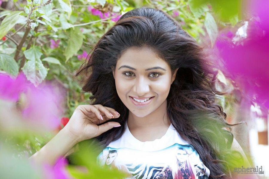 Manali Rathod New Looks