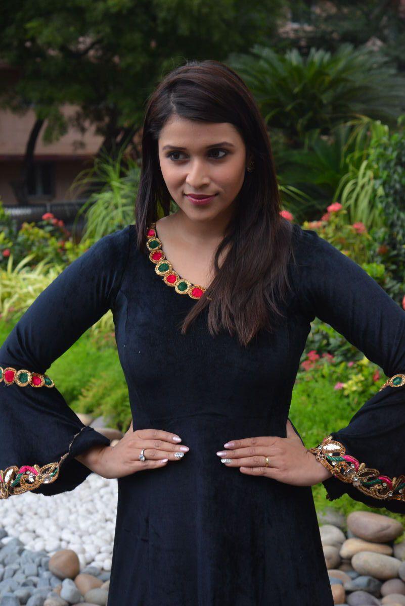  Mannara Chopra Beautiful Stills