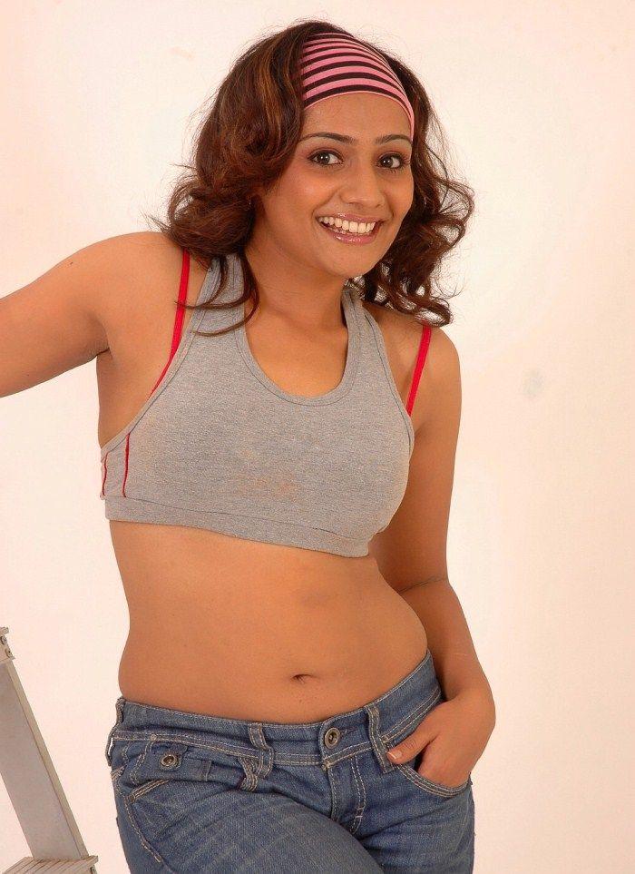 Meera Vasudevan Hot Photos