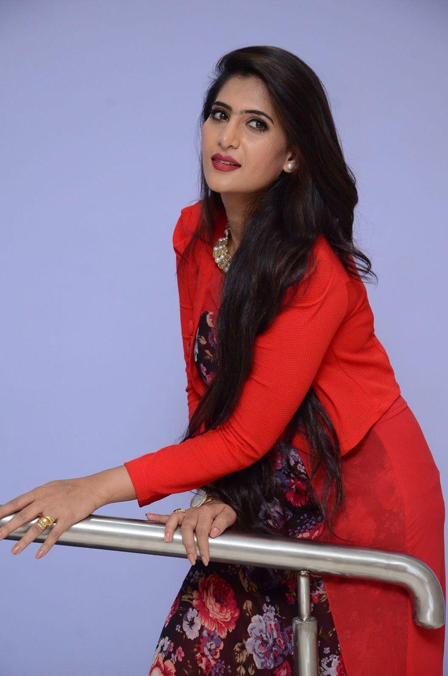 Neha Saxena New Pics