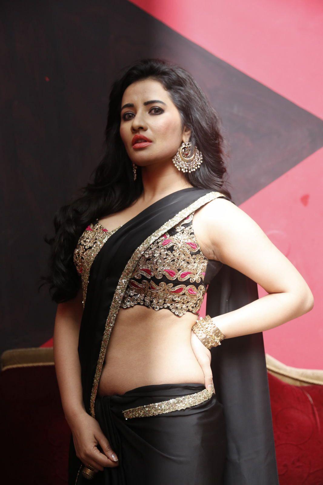 Niiri Arore Latest Stills