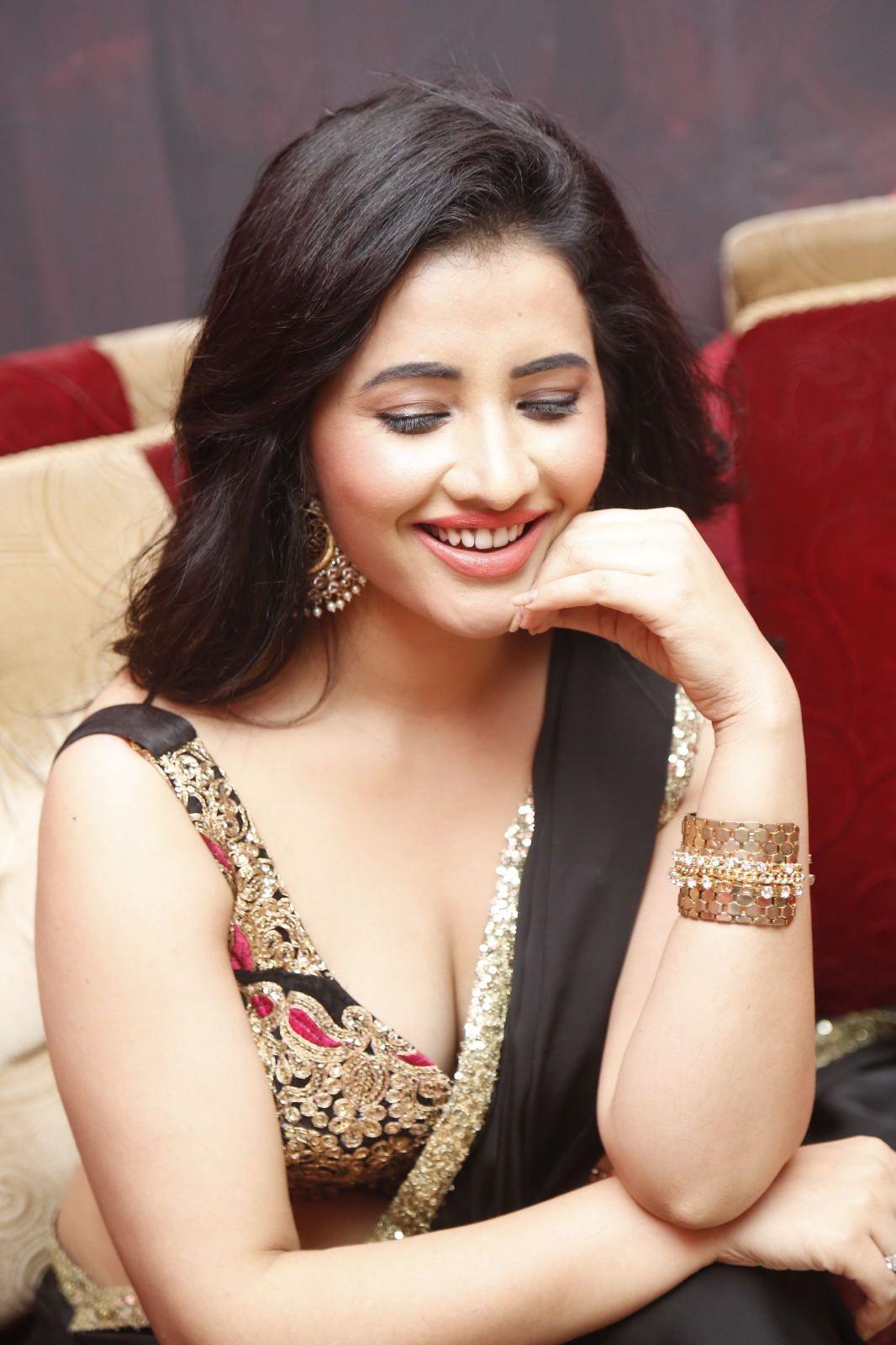 Niiri Arore Latest Stills