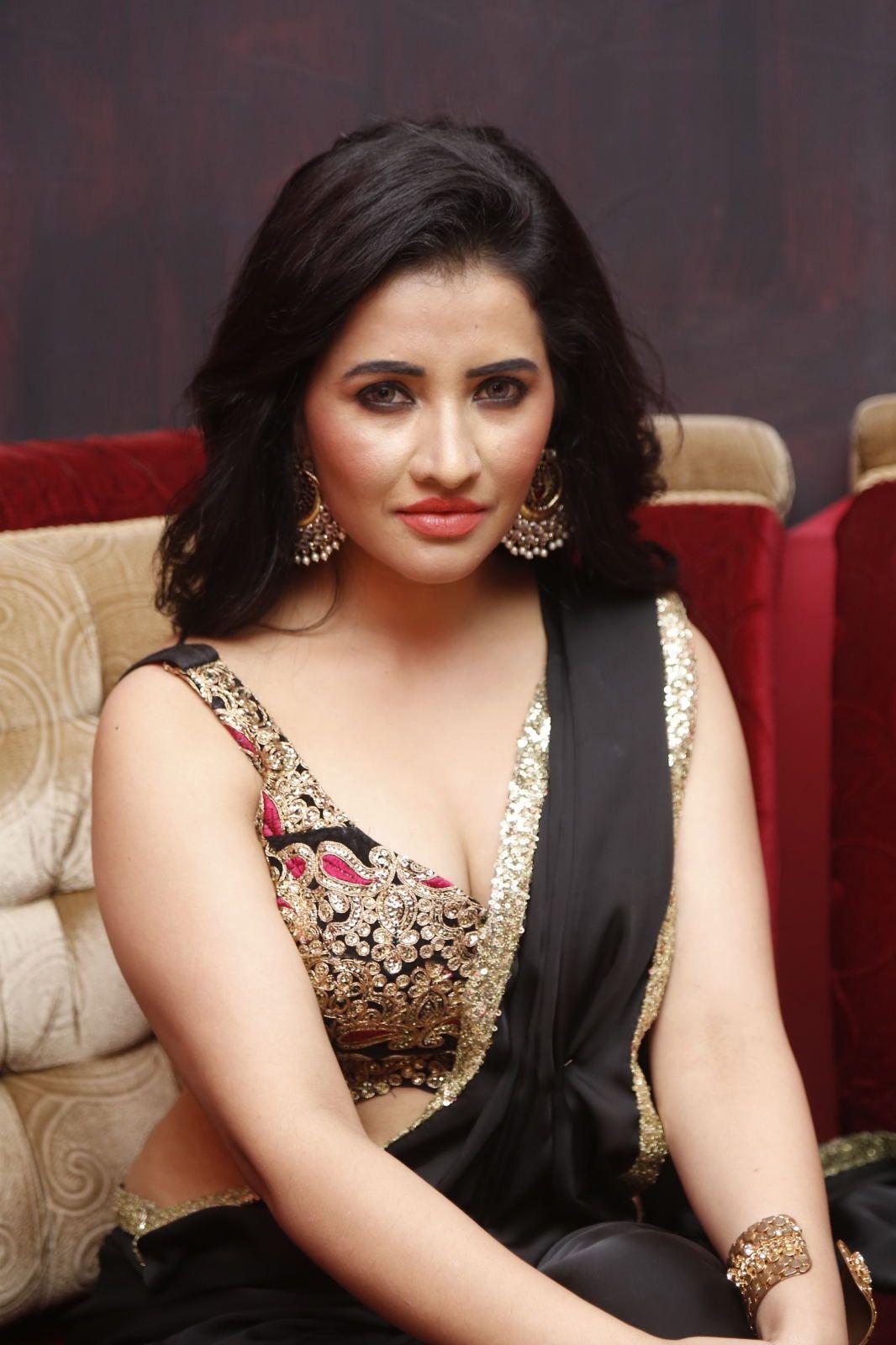 Niiri Arore Latest Stills