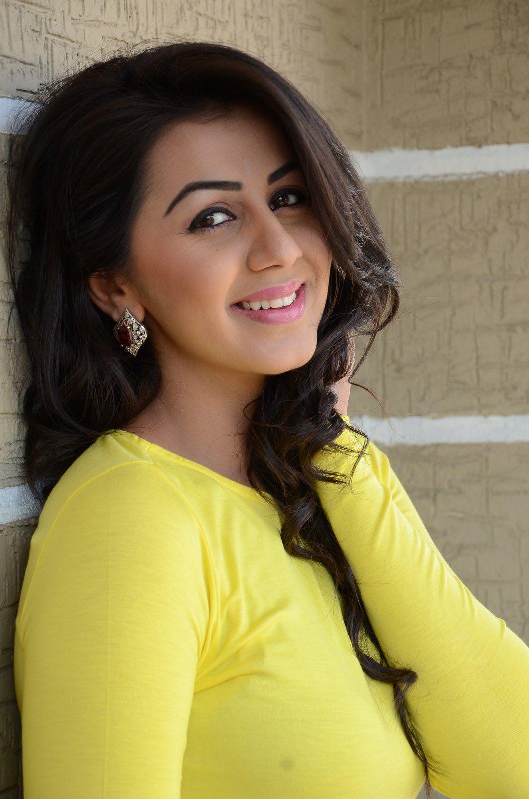 Nikki Galrani Cute Sexy Pics