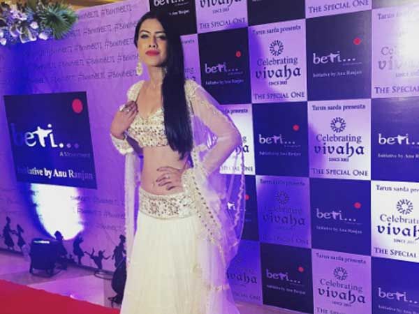 Hot Actress Nisha Sharma Spicy Photos