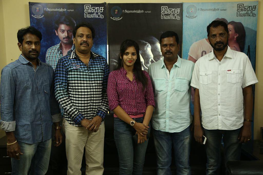 Om Shanti Om Movie Team Interview Photos