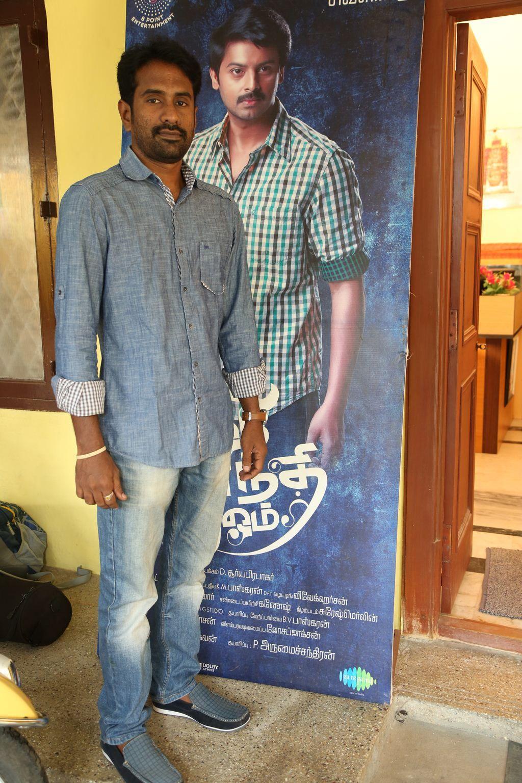 Om Shanti Om Movie Team Interview Photos