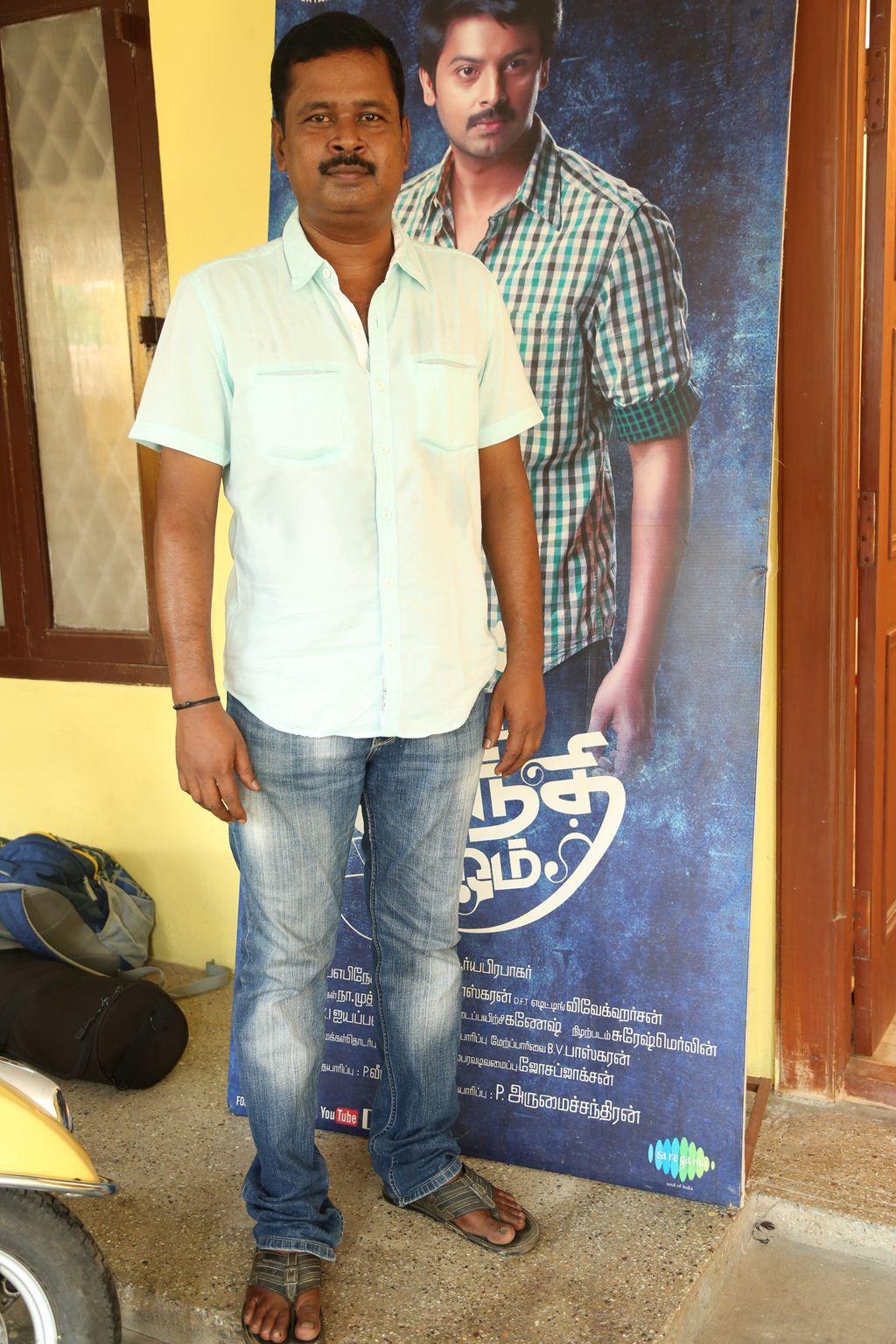 Om Shanti Om Movie Team Interview Photos
