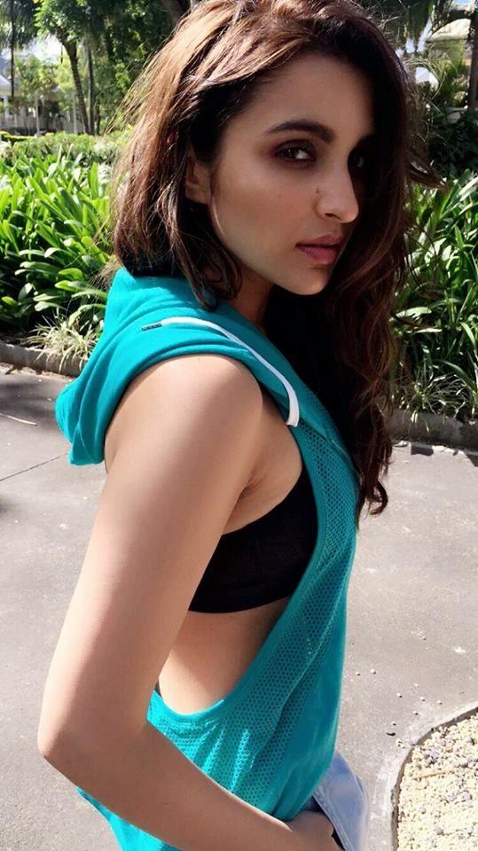 Parineeti Chopra Sexy Hot Pics