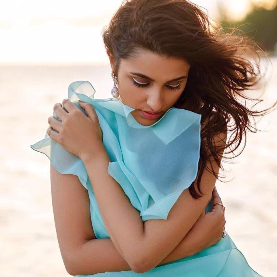 Parineeti Chopra Sexy Hot Pics