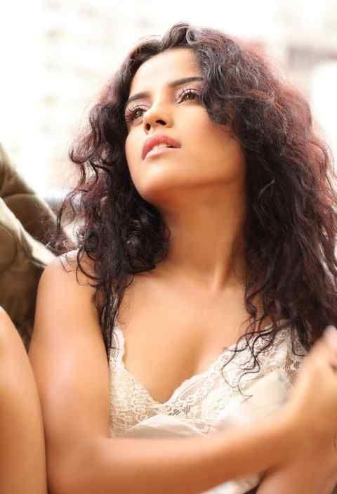 Piaa Bajpai Hot Pics