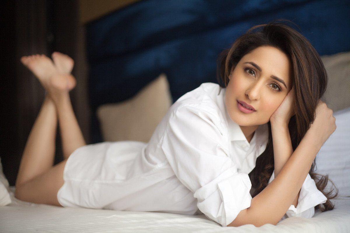 Pragya Jaiswal Recent Pics