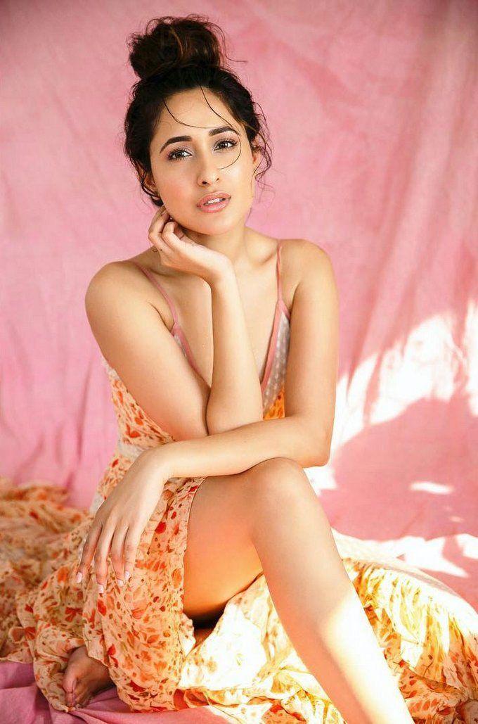 Pragya Jaiswal Recent Pics