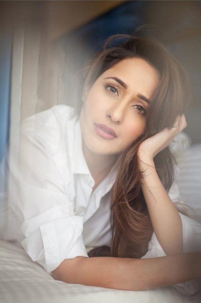 Pragya Jaiswal Recent Pics