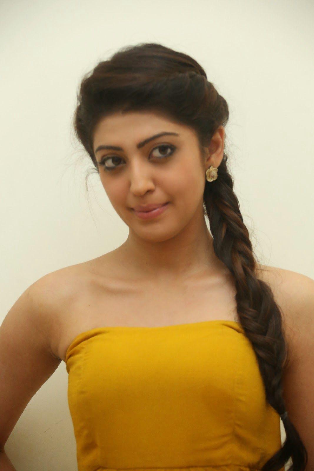 Praneetha Latest Cute Photos