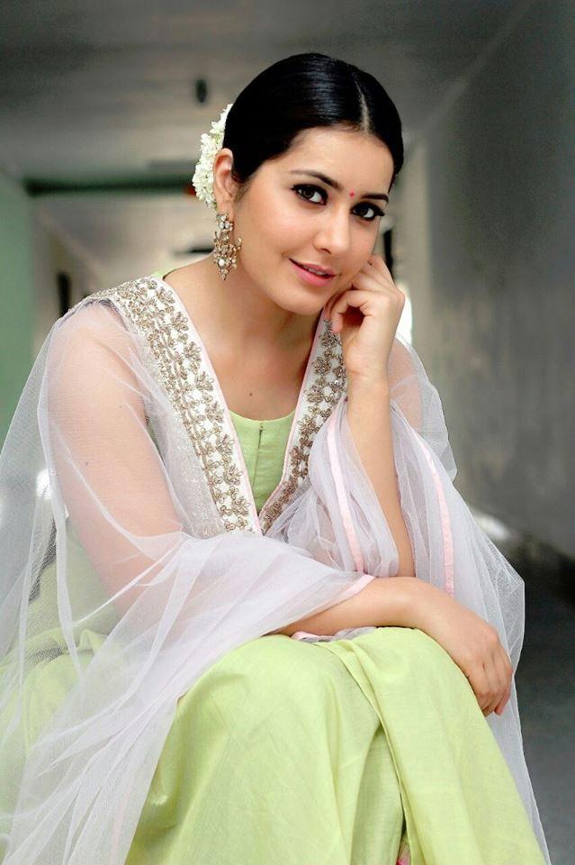 Raashi Khanna Cute Sexy Stills