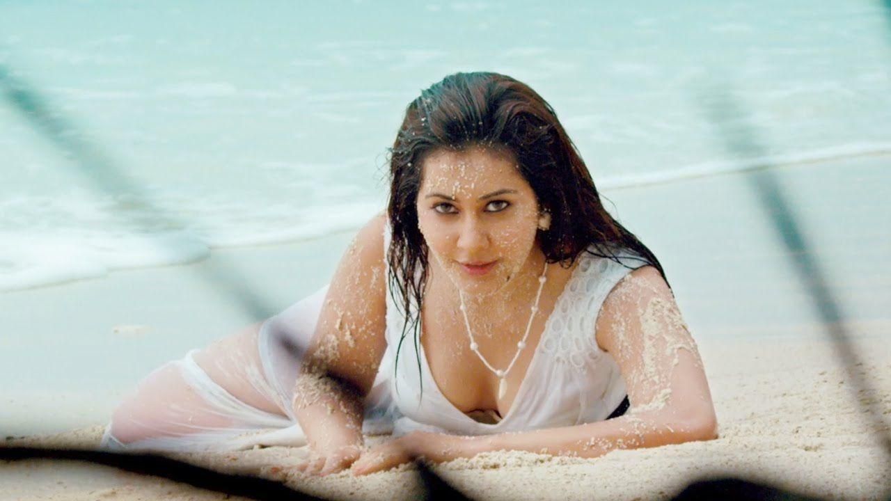 Raashi Khanna Spicy photos