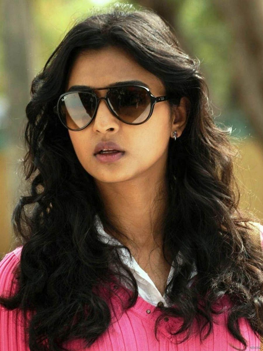 Radhika Apte Cute Stills