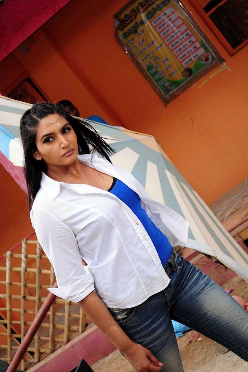 Ragini Dwivedi Spicy Images