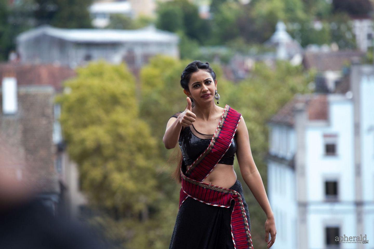 Rakul Preet Navel Photos