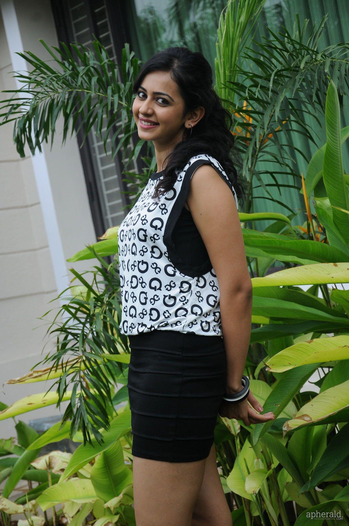 Rakul Preet Navel Photos