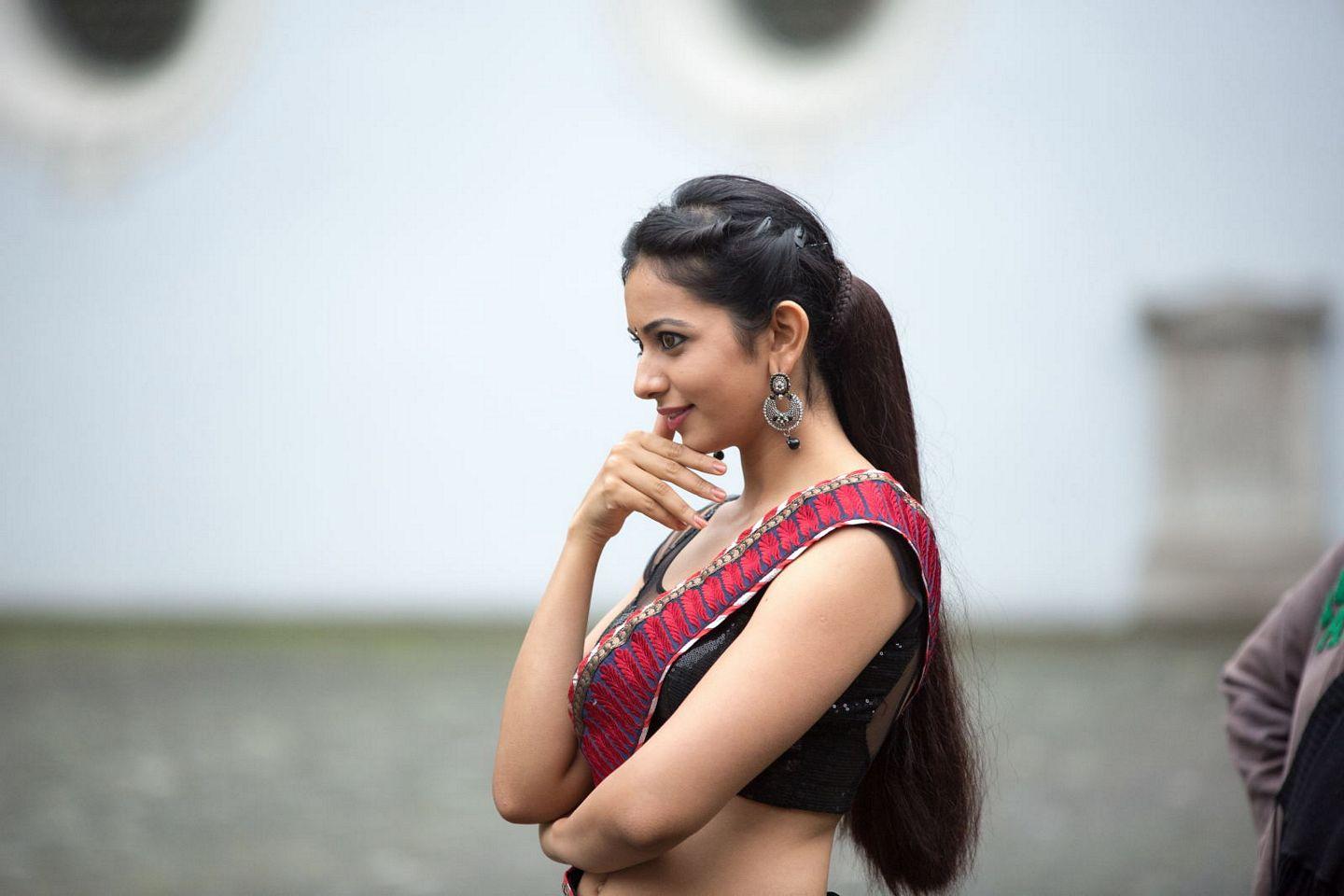 Rakul Preet Singh Hot Pics