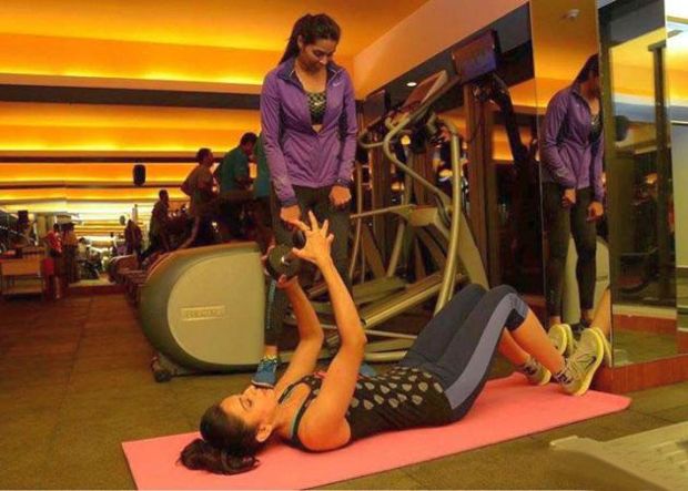 Rakul Preet Singh Workouts In Gym Pics