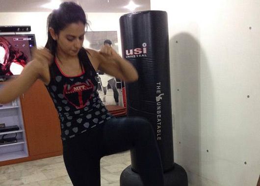 Rakul Preet Singh Workouts In Gym Pics