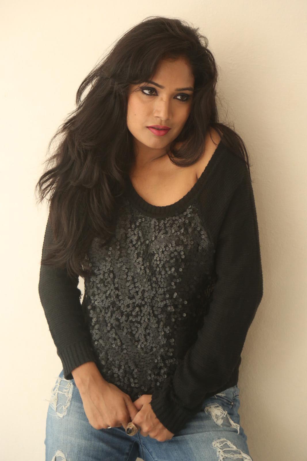 Ramya Sexy Photos