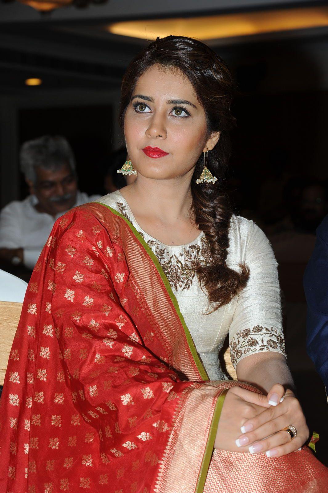 Rashi Khanna at Santosham Press Meet