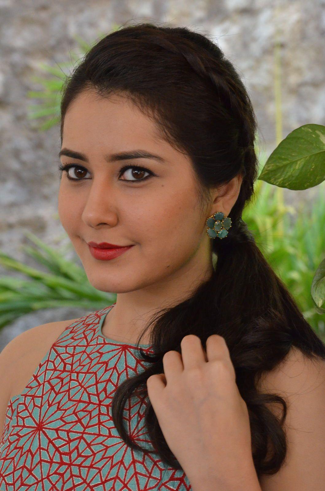 Rashi Khanna New Cute Pics