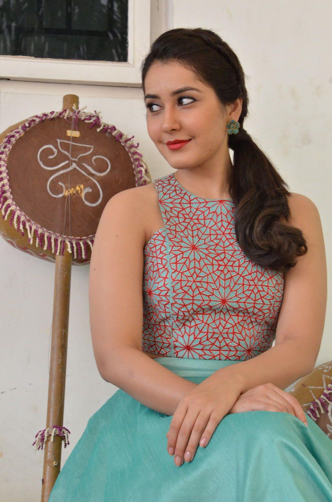 Rashi Khanna New Cute Pics