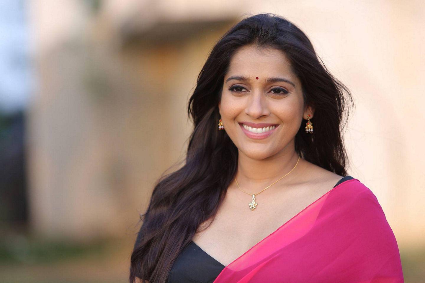 Rashmi Gautam Saree Photos