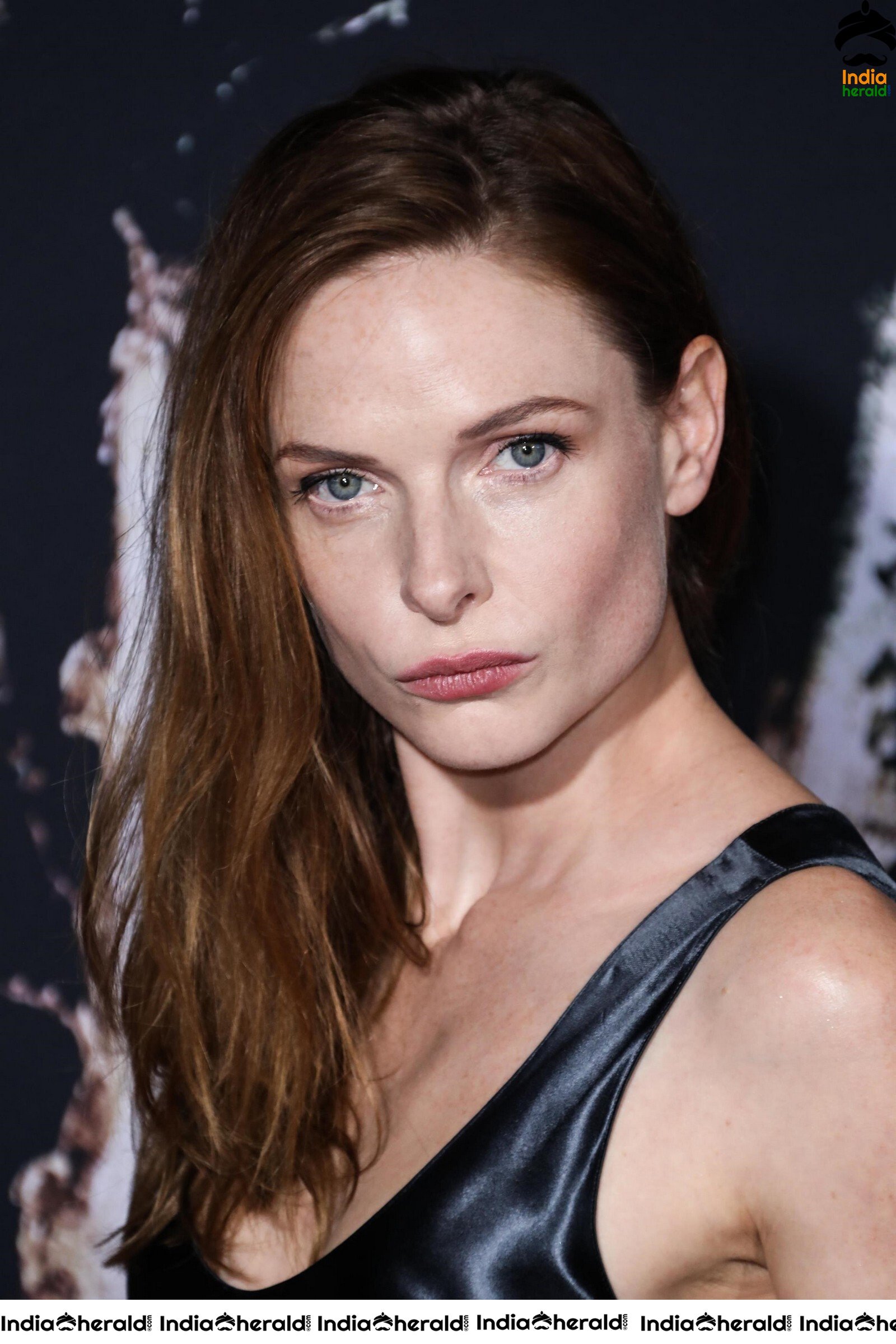 Rebecca Ferguson at Doctor Sleep Premiere in Los Angeles Se